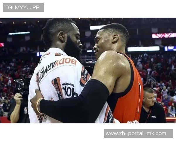 火箭队与雷霆队激战正酣NBA赛场精彩对决引发球迷热议